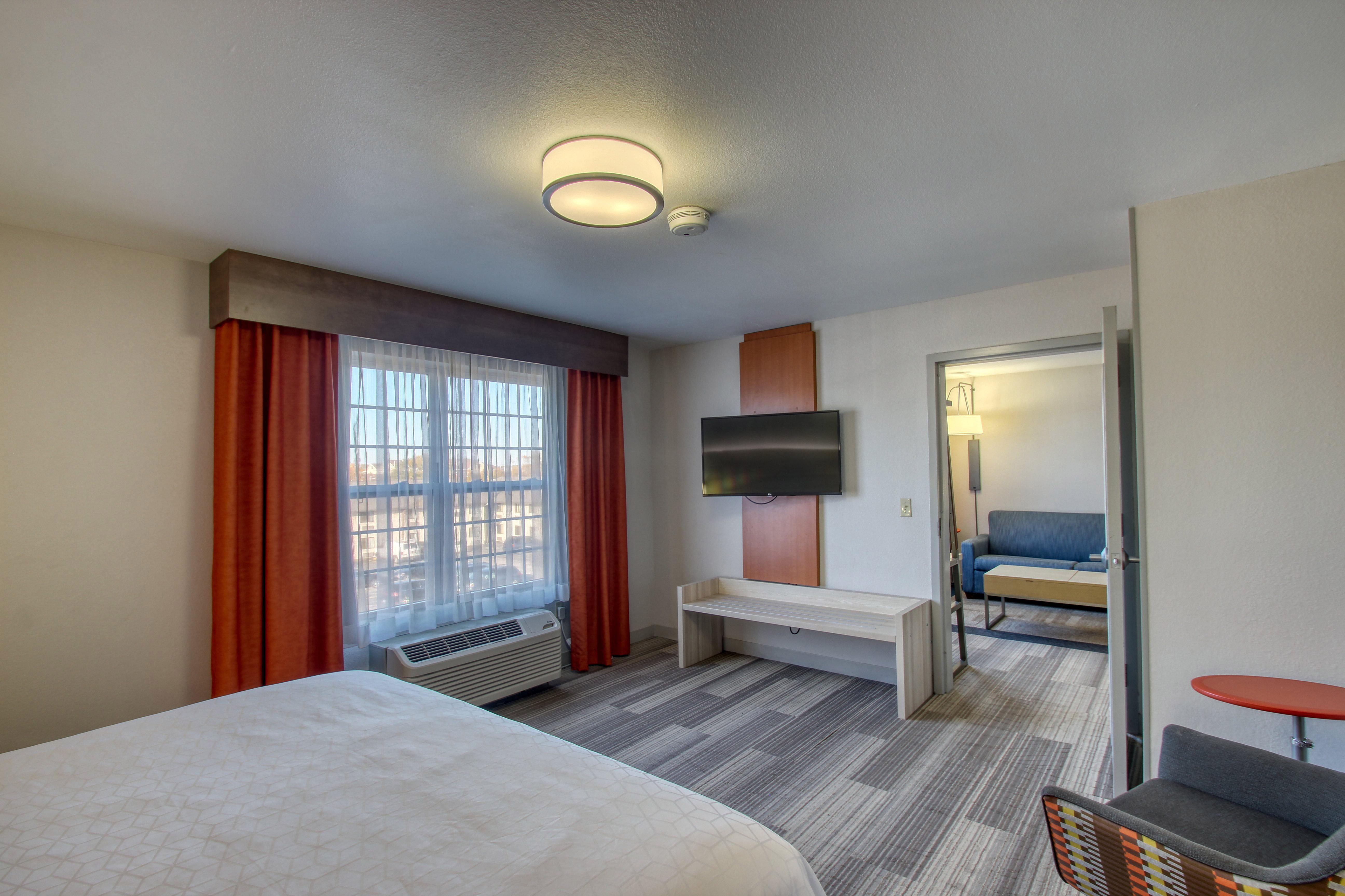 Holiday Inn Express Hotel & Suites Milwaukee Airport By Ihg Exterior photo