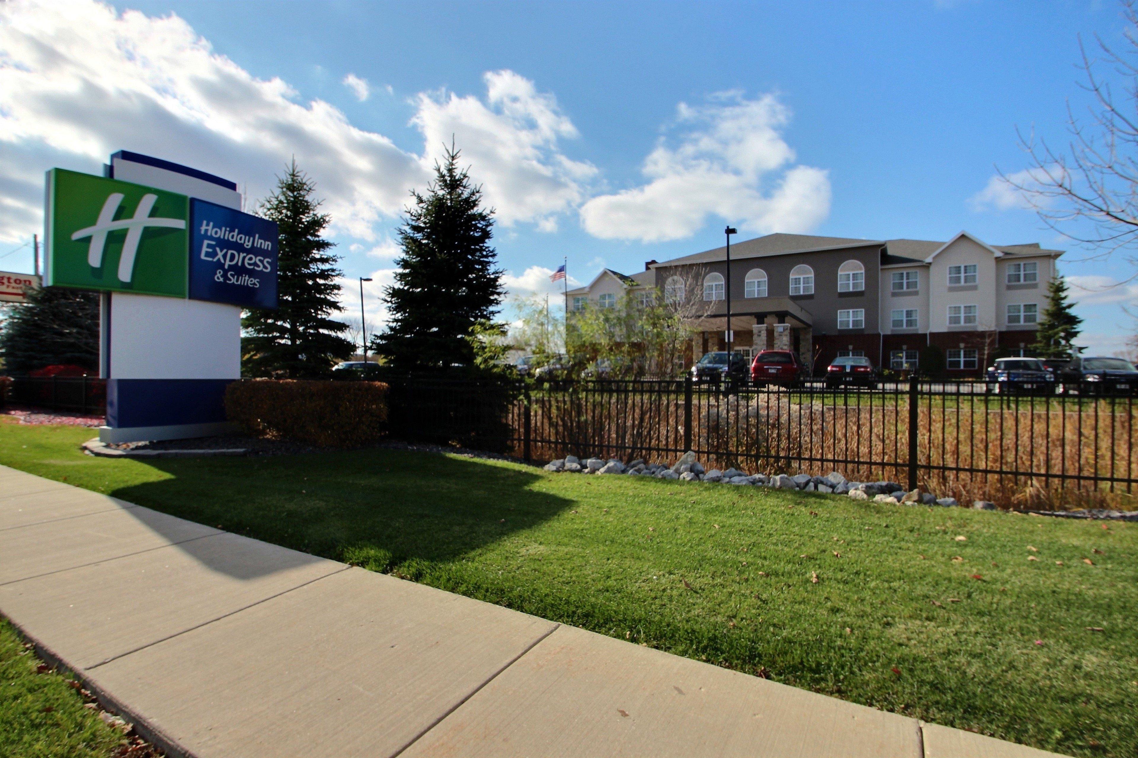 Holiday Inn Express Hotel & Suites Milwaukee Airport By Ihg Exterior photo